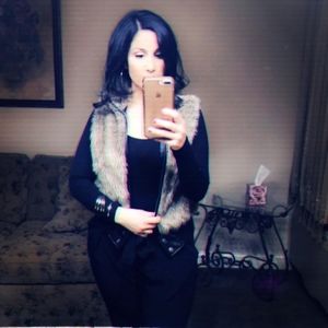 Meet your Posher, Alexis